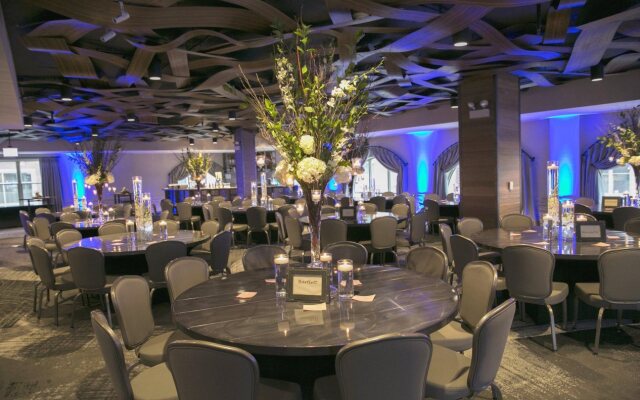 Hotel Indigo Naperville Riverwalk by IHG