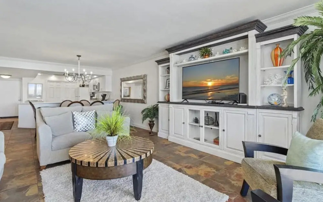 Shoreline Towers 1113