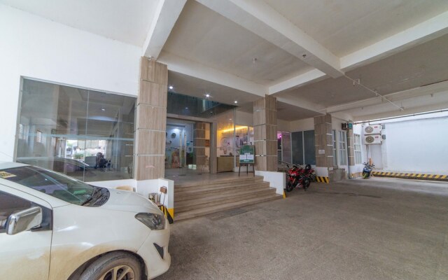 Reddoorz Plus @ Hotel Metro