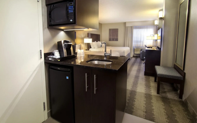 Holiday Inn Calgary-Airport by IHG