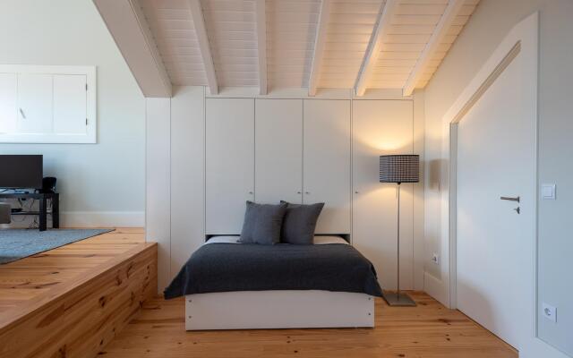 Oporto Rooftop Studio by Vacationy
