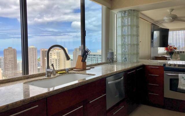 Hawaiian Monarch Penthouse 3bedroom