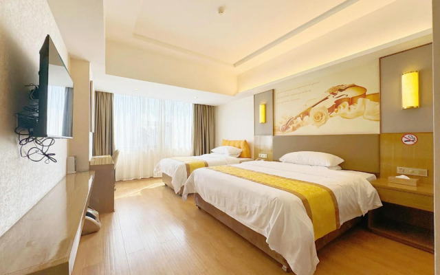 Vienna Hotel (Changsha Kaifu District Zhengfu Metro Station)