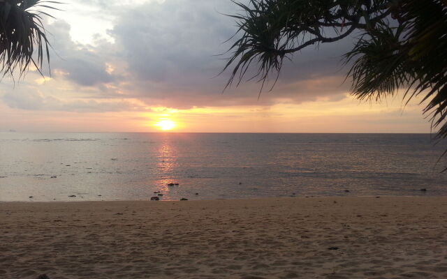 Lanta A&J Klong Khong Beach