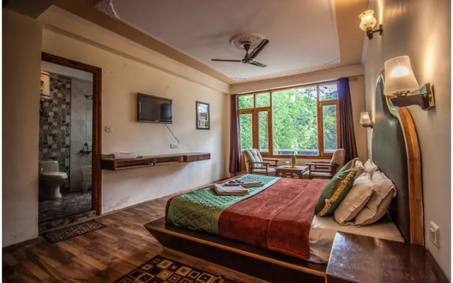 Hotel Divine Paradise Manali