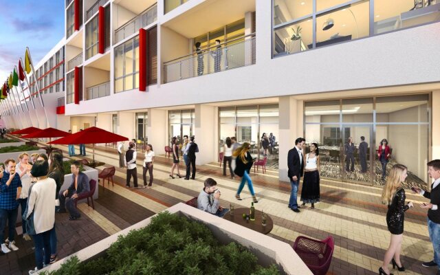 The Daytona, Autograph Collection