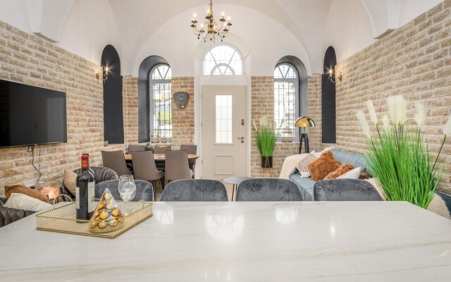 Nina Luxury Apartment