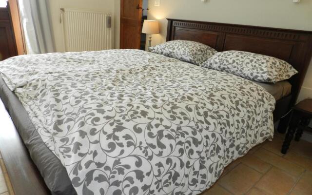 Rosa nel Pozzo Apartments and B&B