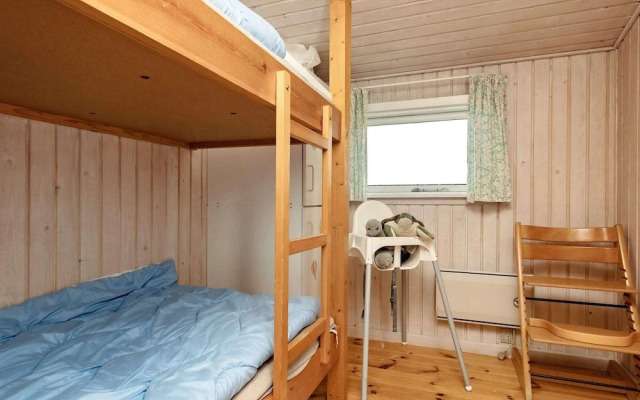 6 Person Holiday Home in Martofte