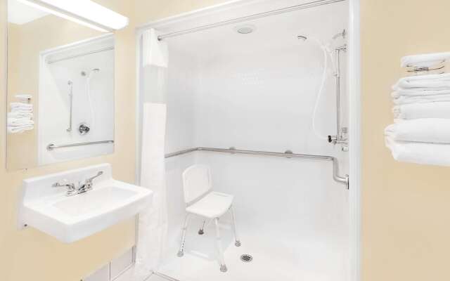 Baymont by Wyndham Port Huron