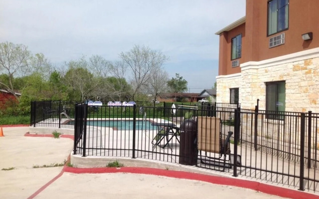 Yorktown Inn And Suites