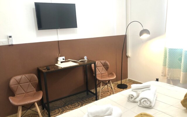 Bb Chic Room With Shared Bathroom in the City