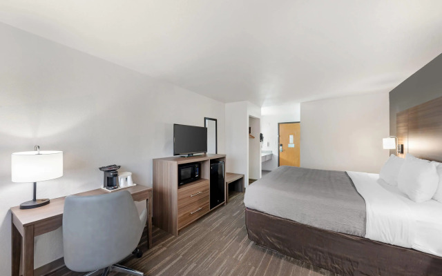 Quality Inn near SeaWorld - Lackland