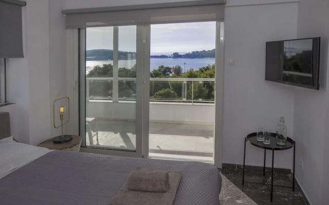 Luxury penthouse with stunning riviera view by GHH