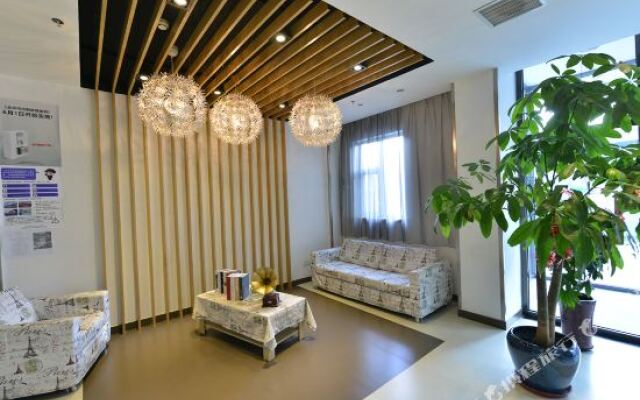 Motel 168 (Beijing Lishuiqiao Metro Station)