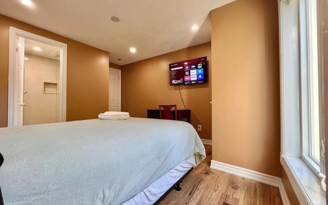 Cozy Home Near Transit & Hillcrest Mall with Free Parking