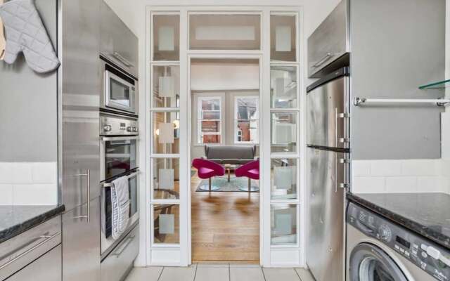Modern & Chic 2bed Hampstead Duplex 1 min to Tube