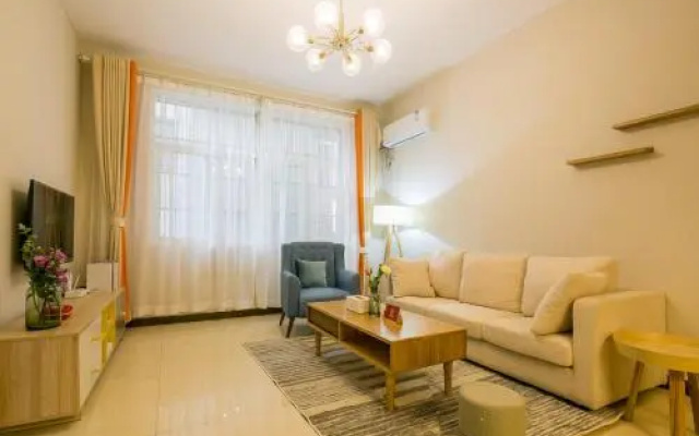 Xi'an Lianhu·Longshou Business Circle· Locals Apartment 00154940