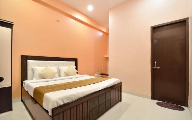 OYO 8452 Hotel Galaxy