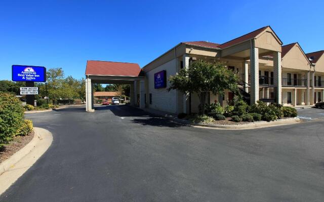 Brentwood Inn & Suites