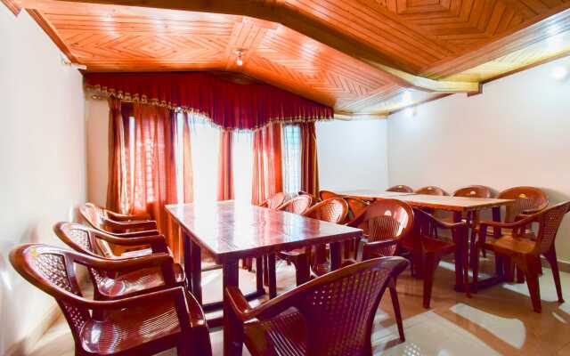 OYO 10692 Hotel Shubham
