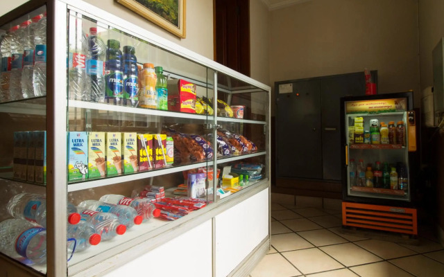 RedDoorz Plus near Parahyangan University