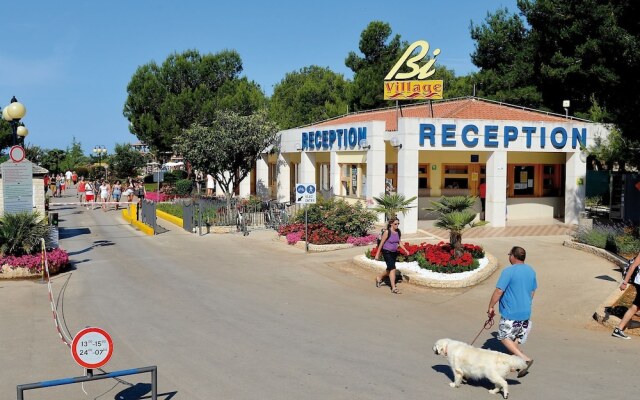 Carefully Furnished Bungalow With 2 Bathrooms, 7km From Pula