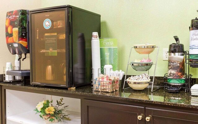 Quality Inn & Suites near Six Flags - Austell