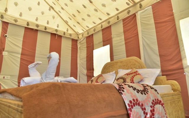 Oasis Camp Sam