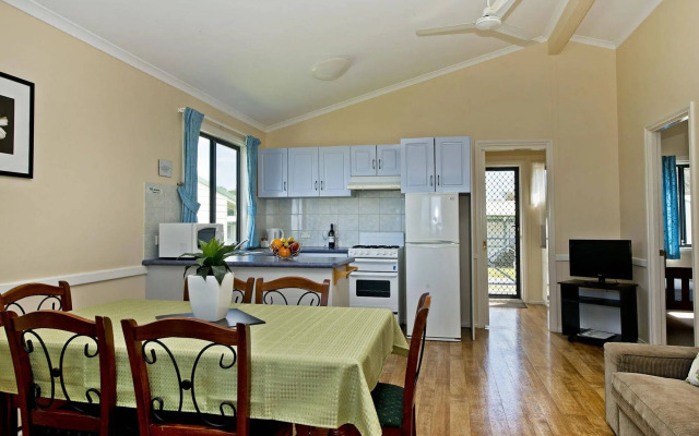 Acclaim Rose Gardens Beachside Holiday Park
