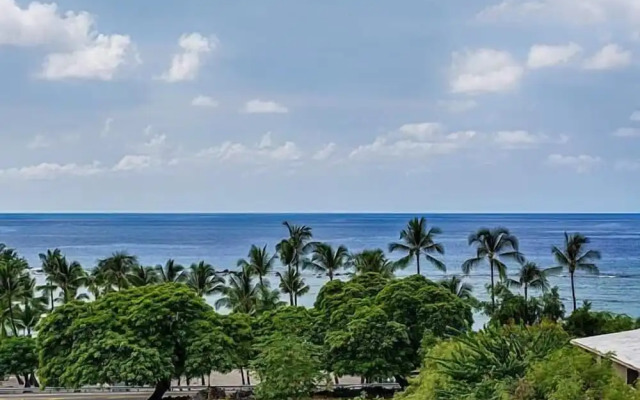 Kahaluu Bay Villas 304
