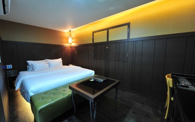 YTT Motel
