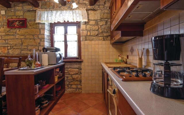 Stunning Home in Vrsar With Wifi and 3 Bedrooms