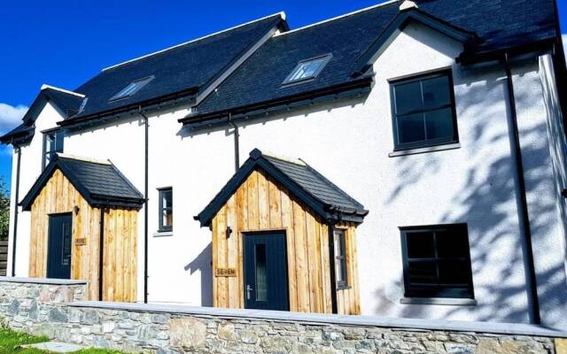 Stunning 3-bed Cottage in the Village of Tomintoul