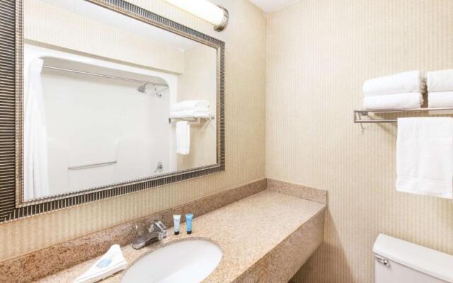 Aviator Hotel & Suites, Best Western Signature Collection