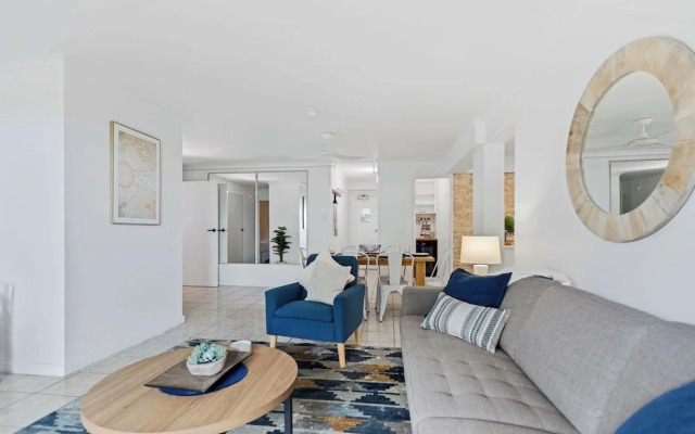 Rainforest Reef Retreat - Esplanade Ground-floor Apartment