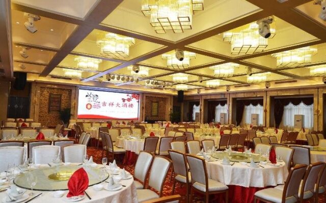Lijiang Hotel