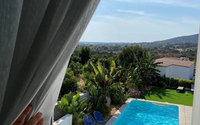 Vila Milreu Guesthouse