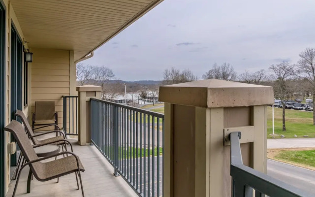 Port of Kimberling Marina & Resort