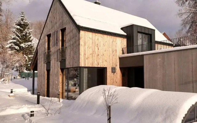 Spacious Villa With Good Ambience