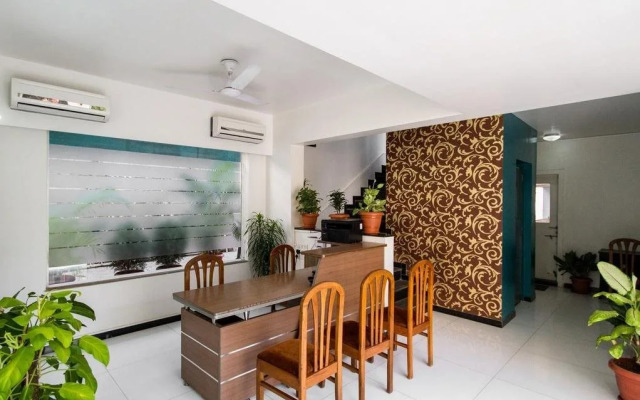 Brooks Manor Service Apartments