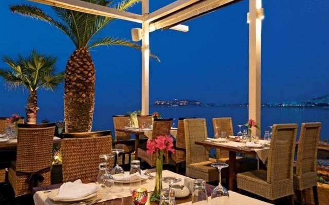 Cavo Seaside Luxury Suites