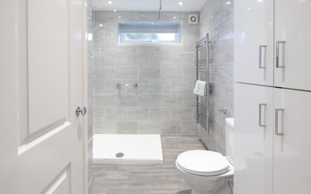 Captivating 2-bed Villa in Millendreath Near Looe