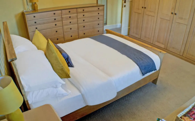 OYO Wayside Hotel