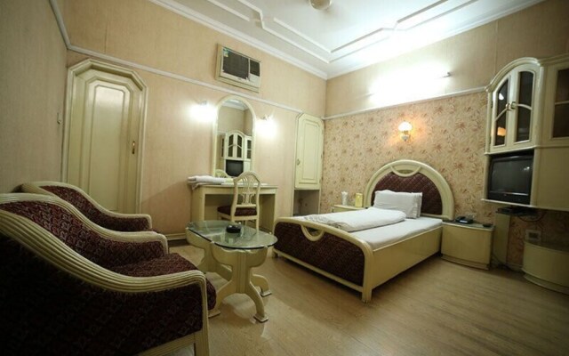 Hotel Naveen