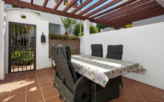 FIVE STAR 3 bedroom Apt in ideal location - RDR237