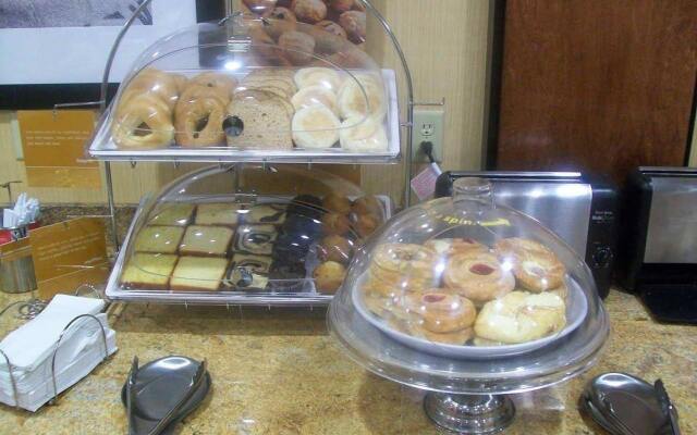 Hampton Inn and Suites Pine Bluff