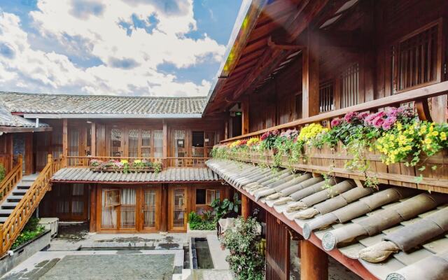Lijang First Bay Hotel
