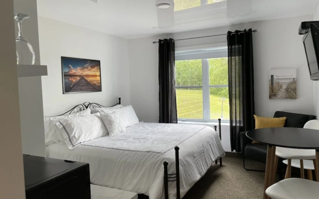 Au Sommet Du Lac Magog