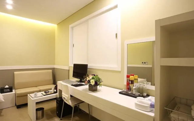 Honors Hotel